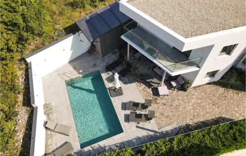 Beautiful Home In Ladvic