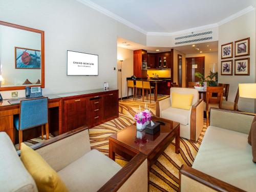 Posezení v ubytování Grand Mercure Majlis Residences Abu Dhabi