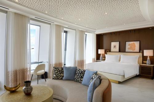 Ένα ή περισσότερα κρεβάτια σε δωμάτιο στο Waldorf Astoria Rabat Salé