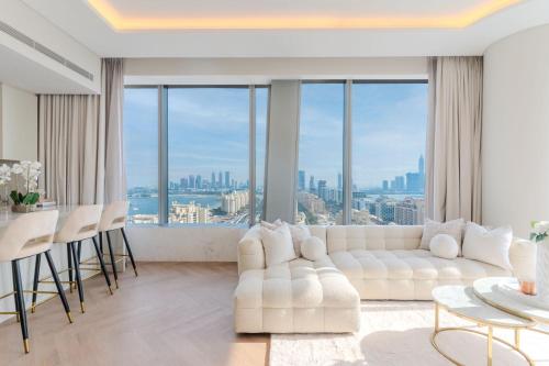 Daniels 1BR with Sea View at The Palm Tower