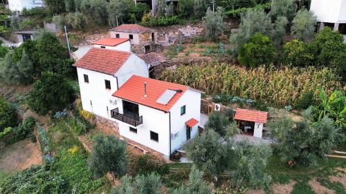 Το κτήριο όπου στεγάζεται  η παραθεριστική κατοικία