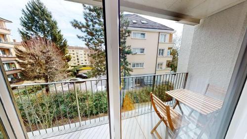 Lausanne City Center Apartments, Minutes Away from the Lake! AM53