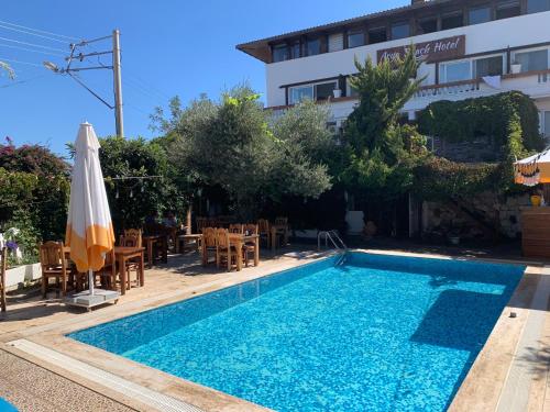 Bazén v ubytování Arya Karaburun nebo v jeho okolí