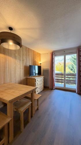 Appartement les 2 alpes 1800 départ /retour skis aux pieds