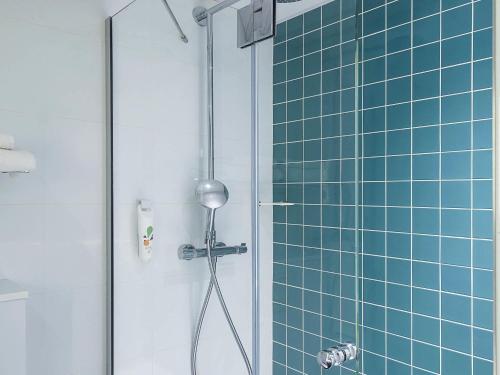 Ένα μπάνιο στο ibis Styles Deauville Centre
