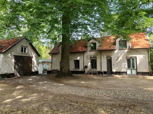 Bygningen som feriehuset ligger i