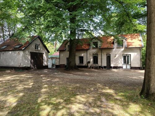 Bygningen som feriehuset ligger i