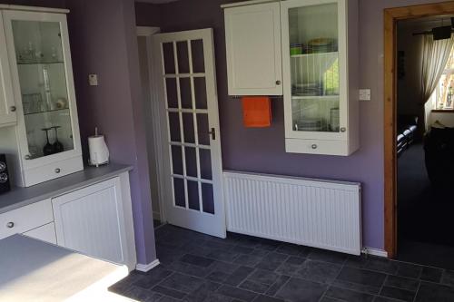 Φωτογραφία από το άλμπουμ του 4 Bed Cottage Sleeps 6-Pet-Friendly-Private Garden σε Campbeltown