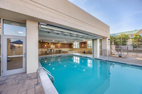 Drury Plaza Hotel Columbia East — Pool view