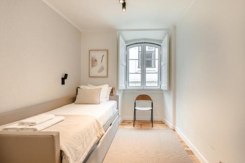 C1 Modern & Bright! Charming Apartment with 2 Bedrooms in Bairro Alto, Lisbon Downtown