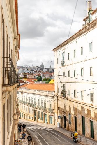 C1 Modern & Bright! Charming Apartment with 2 Bedrooms in Bairro Alto, Lisbon Downtown
