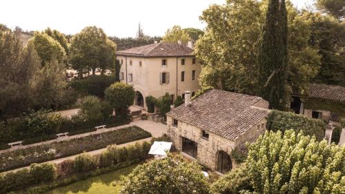 an aerial view of a house in a garden at Le Galinier Lourmarin, a Beaumier Guesthouse in Lourmarin