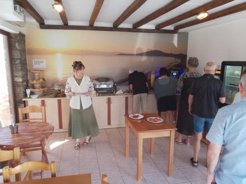 Επισκέπτες που μένουν στο Ξενοδοχείο Άγιος Προκόπιος