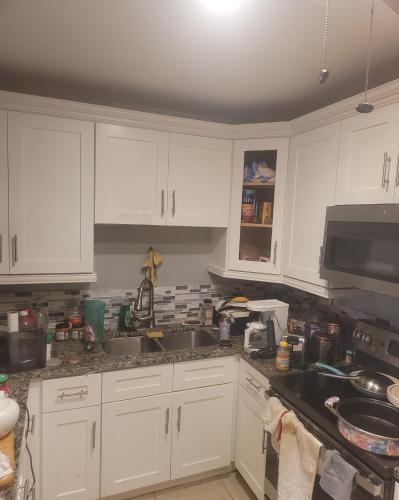 Η κουζίνα ή μικρή κουζίνα στο PalmBeachDowntownPrivatHouseShare99perpersonupto5Party