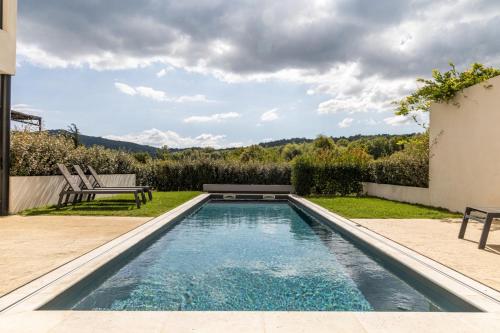 Piscina a Maison Morrivelle o a prop