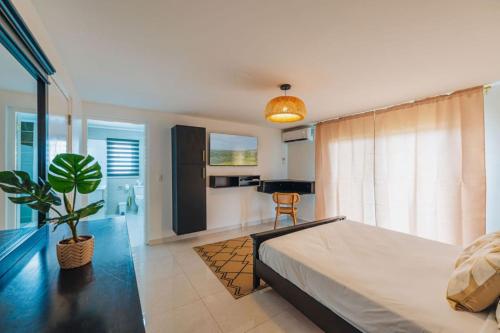 Ένα ή περισσότερα κρεβάτια σε δωμάτιο στο Epic Views 2BedRoom House with Private Pool, BBQ, Outdoor Dining