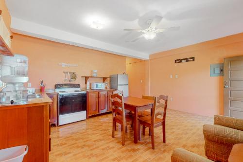 Scarlet Macaw at De Real Macaw