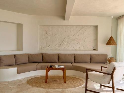 Ruang duduk di Canaryislandshost l Risco Suite Lanzarote