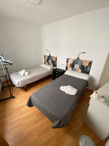 PUSHE Bedroom Granada Estacion Business & Art 1