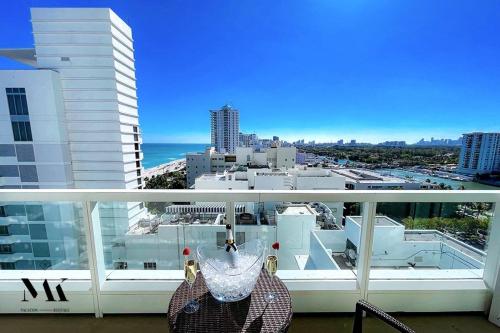 Picture of FontaineBleau Resort Balcony w Ocean + Bay View, Miami Beach (updated ...