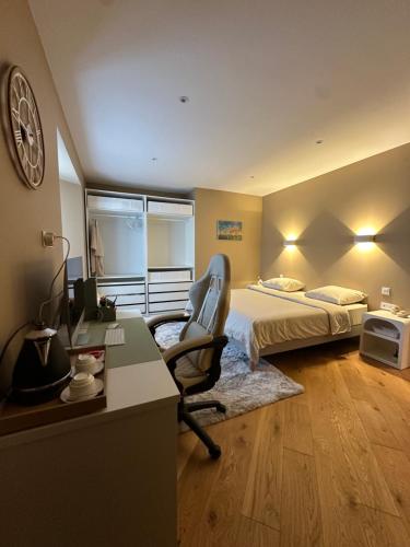 Imagen de la galería de Chambre privée avec salle de bain dans tourelle, en Domagné