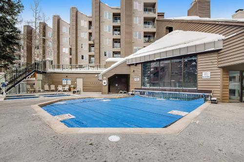 Бассейн в Iron Horse Resort 3063 или поблизости