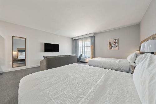 Postel nebo postele na pokoji v ubytování Homewood Suites By Hilton Austin Airport