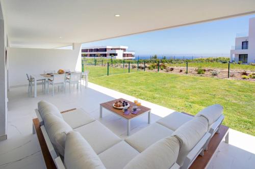 Infinity Pool, Sea View and Private Terrace