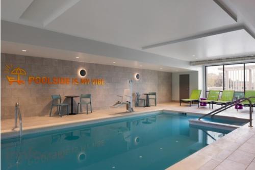 Bassein majutusasutuses Home2 Suites by Hilton või selle lähedal