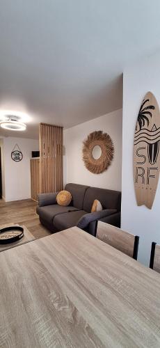 Studio rénové 200 m de la plage avec parking privé photo 11