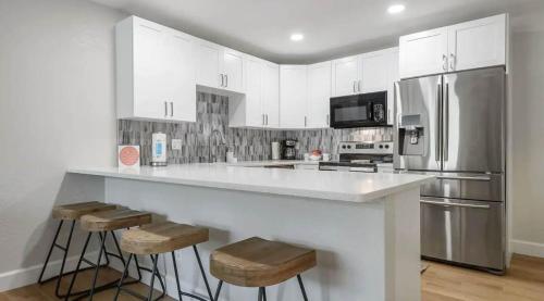 Η κουζίνα ή μικρή κουζίνα στο Waterfront - Family & Pet Friendly for 6
