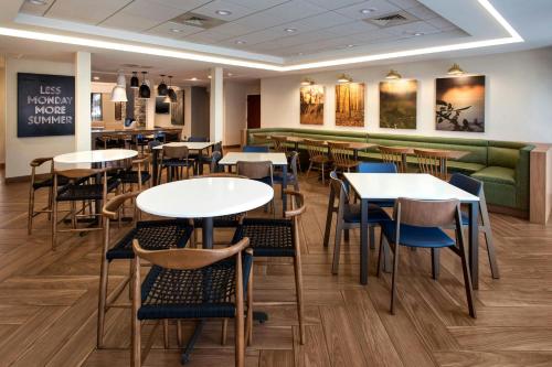 Restaurace v ubytování Fairfield Inn & Suites by Marriott Somerset
