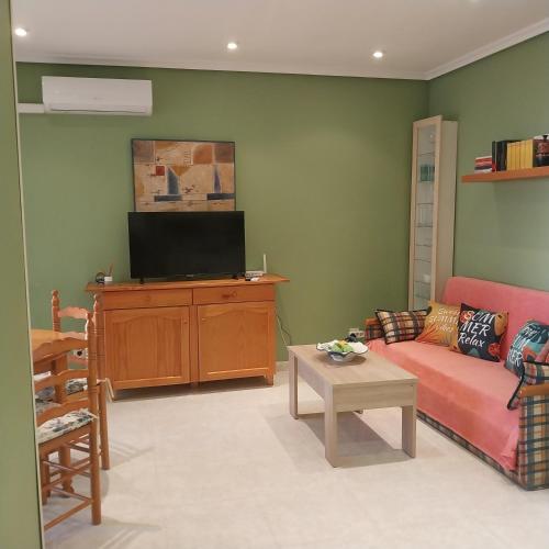 Apartment with a Pool near Beach