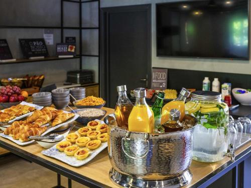 Jídlo v hotelu nebo okolí