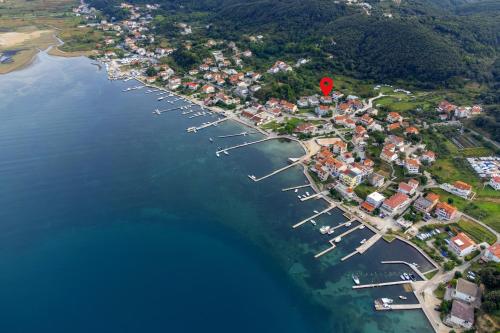 Apartments with parking space Supetarska Draga - Donja, Rab - 17826