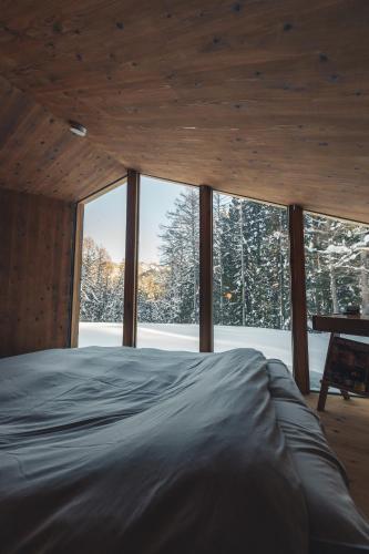 Earthboat Hakuba