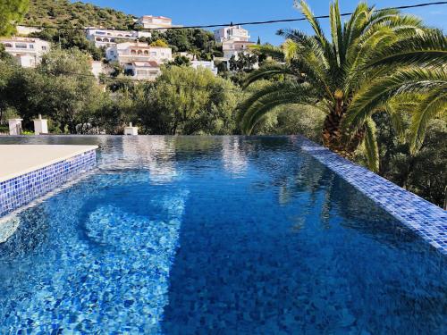 Villa moderne à Roses avec piscine, climatisation et parking privé