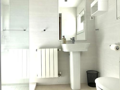 Villa moderne à Roses avec piscine, climatisation et parking privé