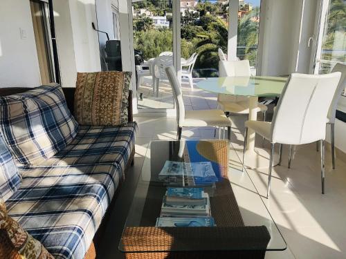 Villa moderne à Roses avec piscine, climatisation et parking privé