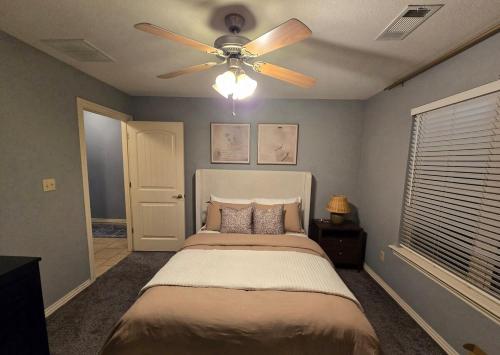 Postel nebo postele na pokoji v ubytování Chewbacca's home