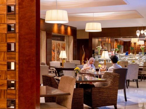 Raffles Makkah Palace — Restaurant/places to eat