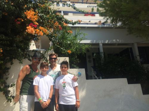 Επισκέπτες που μένουν στο Big Blue Apartments 