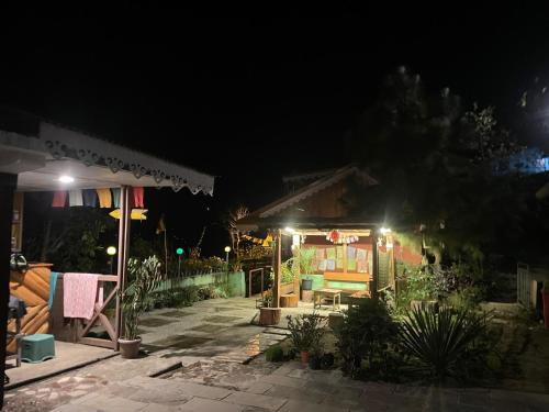Κήπος έξω από το Himalayas Hostel & Homestay