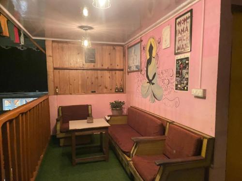 Μια τηλεόραση ή/και κέντρο ψυχαγωγίας στο Himalayas Hostel & Homestay