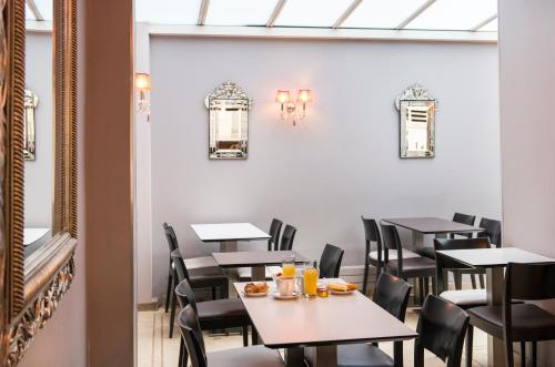 Gallery image of Hotel Corona Rodier in Paris