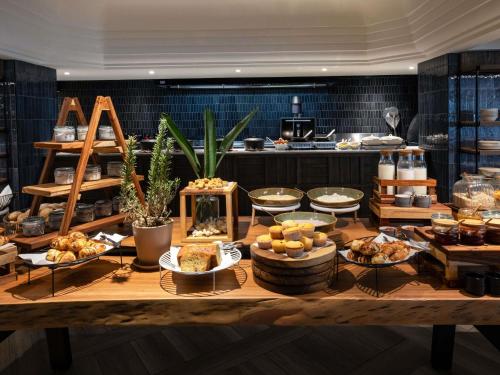 Jídlo v hotelu nebo okolí