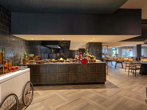 Jídlo v hotelu nebo okolí