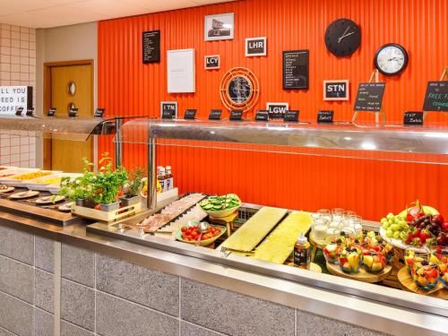 Jídlo v hotelu nebo okolí