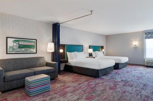 Postel nebo postele na pokoji v ubytování Home2 Suites by Hilton Milwaukee Brookfield