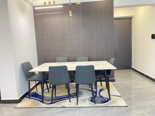 Οι επιχειρηματικές εγκαταστάσεις ή/και οι αίθουσες συνεδριάσεων στο Serene Stays